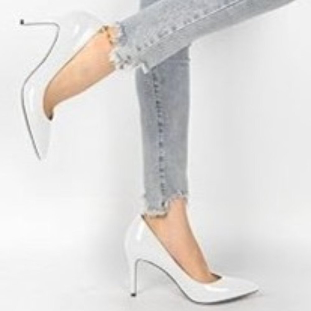 Classic White patent pumps, 3.3" heel, Size US 9.5 Med width, NEW never worn